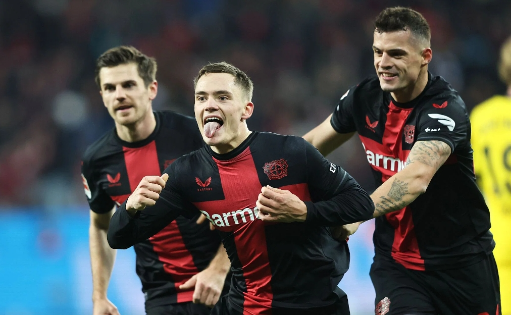 哥伦比亚绝杀勒沃库森，皮克状态火热