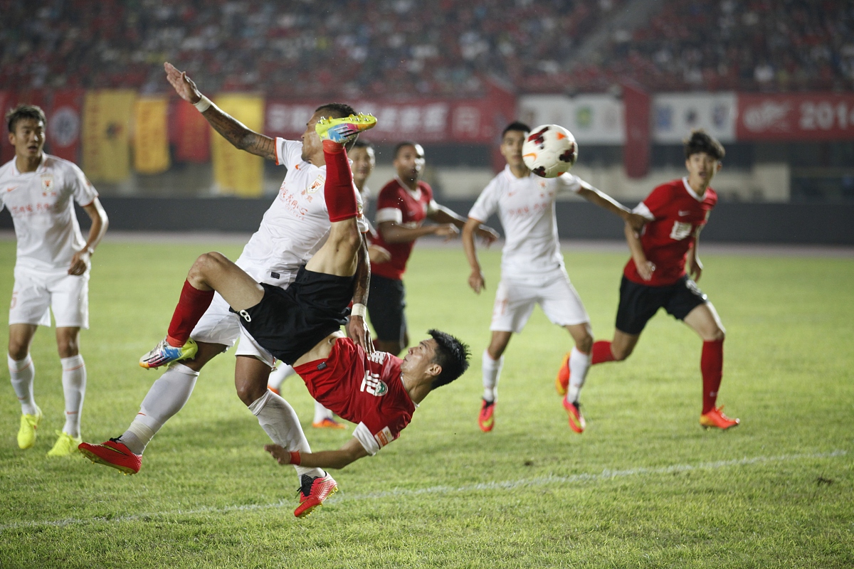 开云体育入口-国际足球赛场上亚洲球队大放异彩