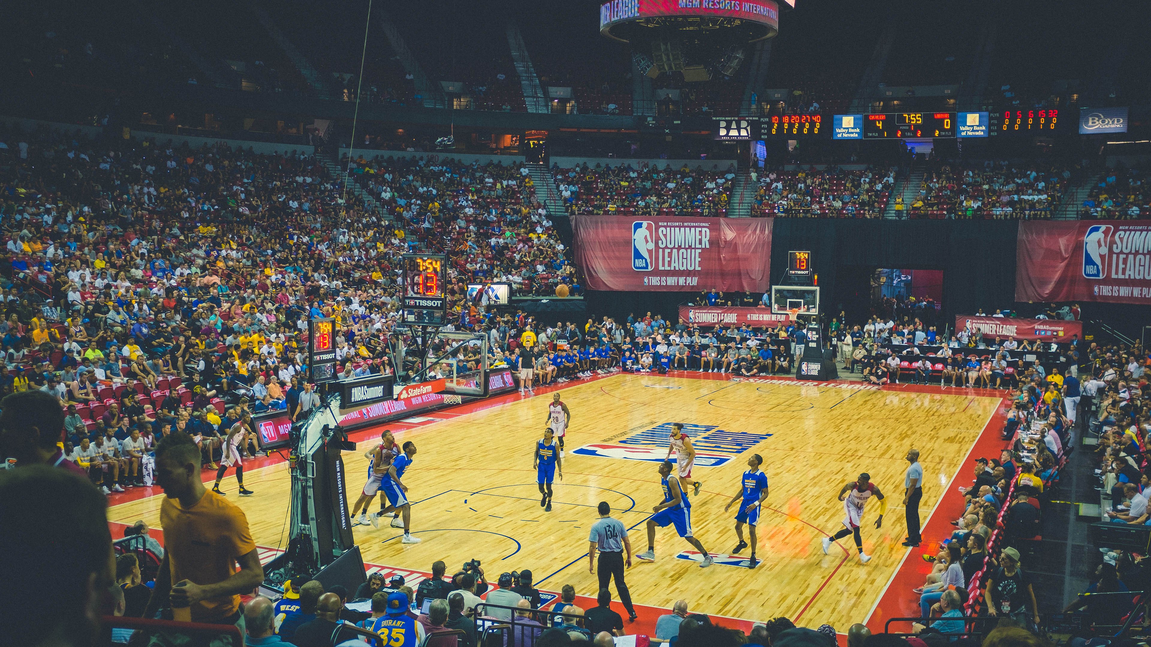 开云体育世界杯2026-乔治的太阳粉碎魔术，当F1年度争冠战在炽热意志下接管比赛